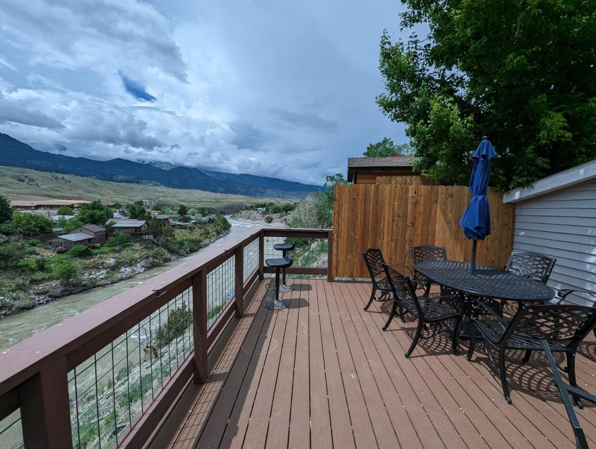 Yellowstone Treasure Guesthouses On The River Gardiner Dış mekan fotoğraf